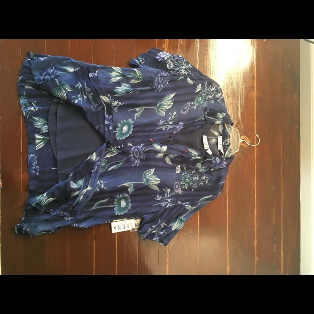 Ladies blouse.  NWT